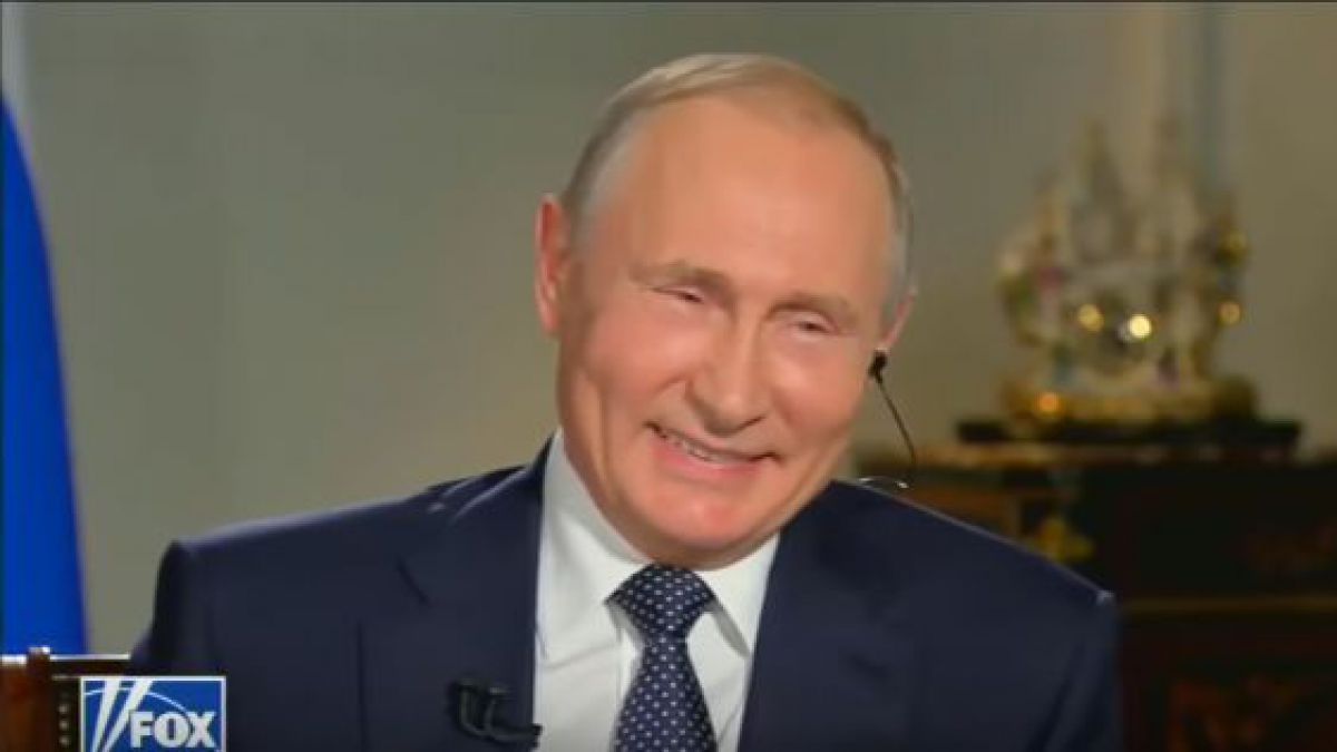 VIDEO. Vladimir Putin a pufnit în râs în timpul unui interviu acordat unui jurnalist american: Ce întrebare l-a amuzat