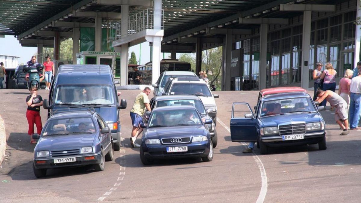 R. Moldova și Ucraina au semnat acte pentru liberalizarea transportului auto și aerian