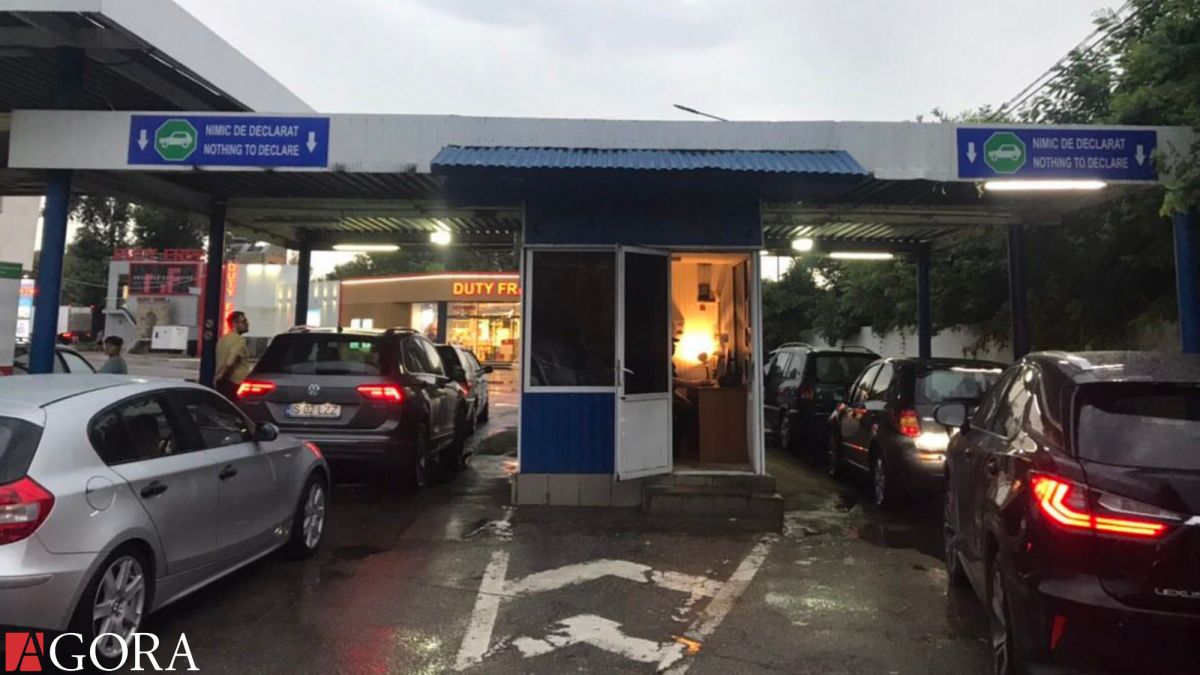 Rânduri de mașini la frontiera cu România. Responsabilii de la vamă explică situația