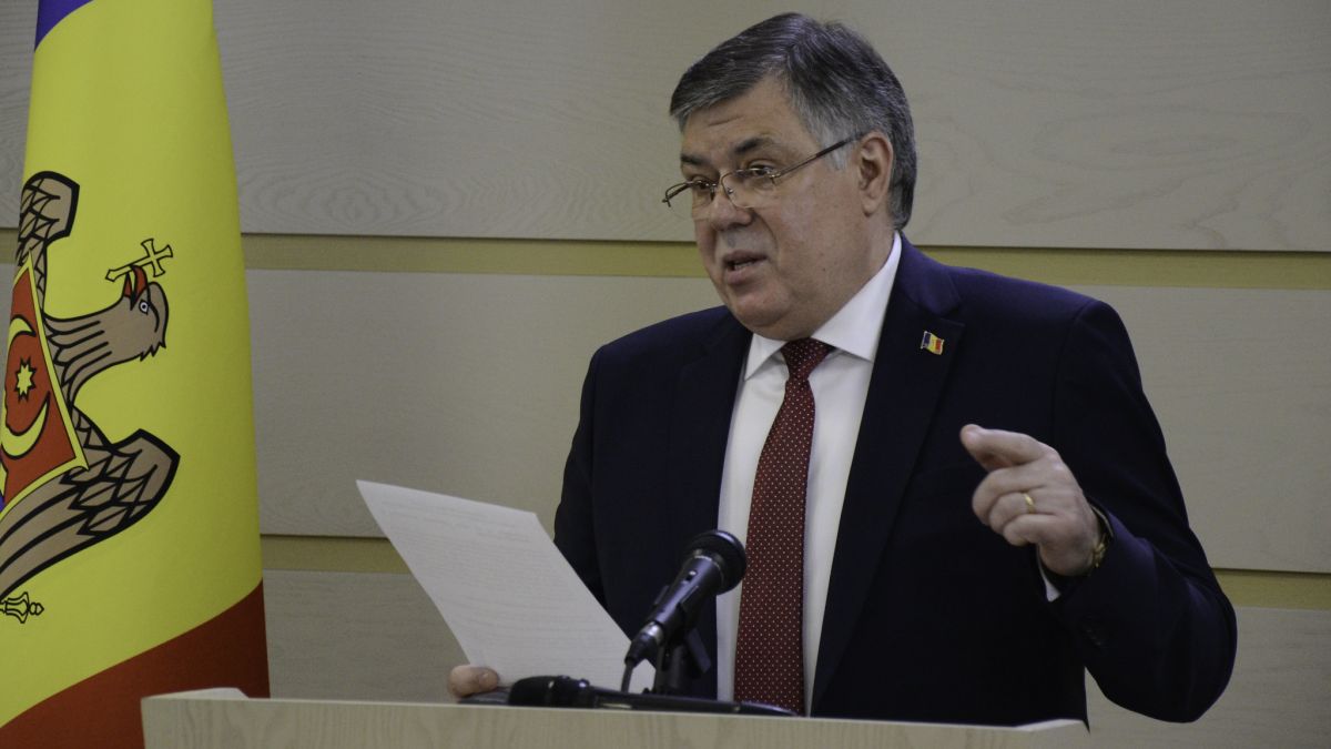 Reniță spune cum a obținut filmulețul în care Plahotniuc îi transmite o pungă președintelui Dodon