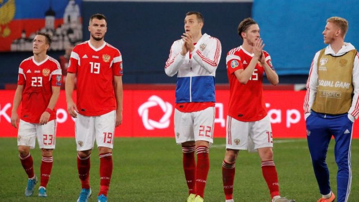 Reprezentanții bisericii din Rusia propun ca echipa națională de fotbal să fie însoțită de preoți după eșecul de la EURO 2020