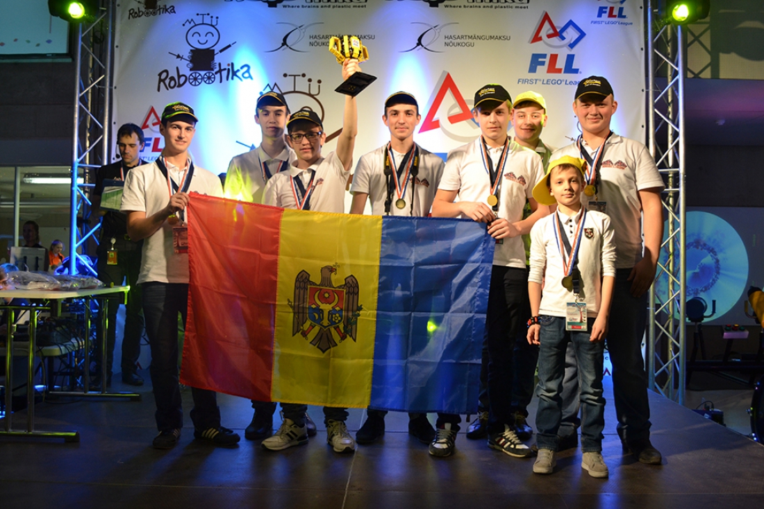 RoboLords au obţinut Premiul I în categoria Robot Design în cadrul  FLL Estonia Finals 2015!