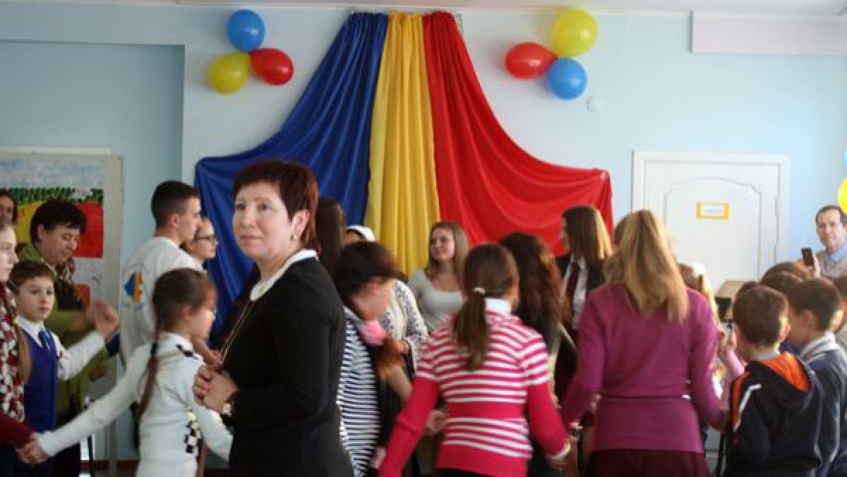 România a acordat cea mai mare distincție pentru cadrele didactice directoarei liceului român din Găgăuzia