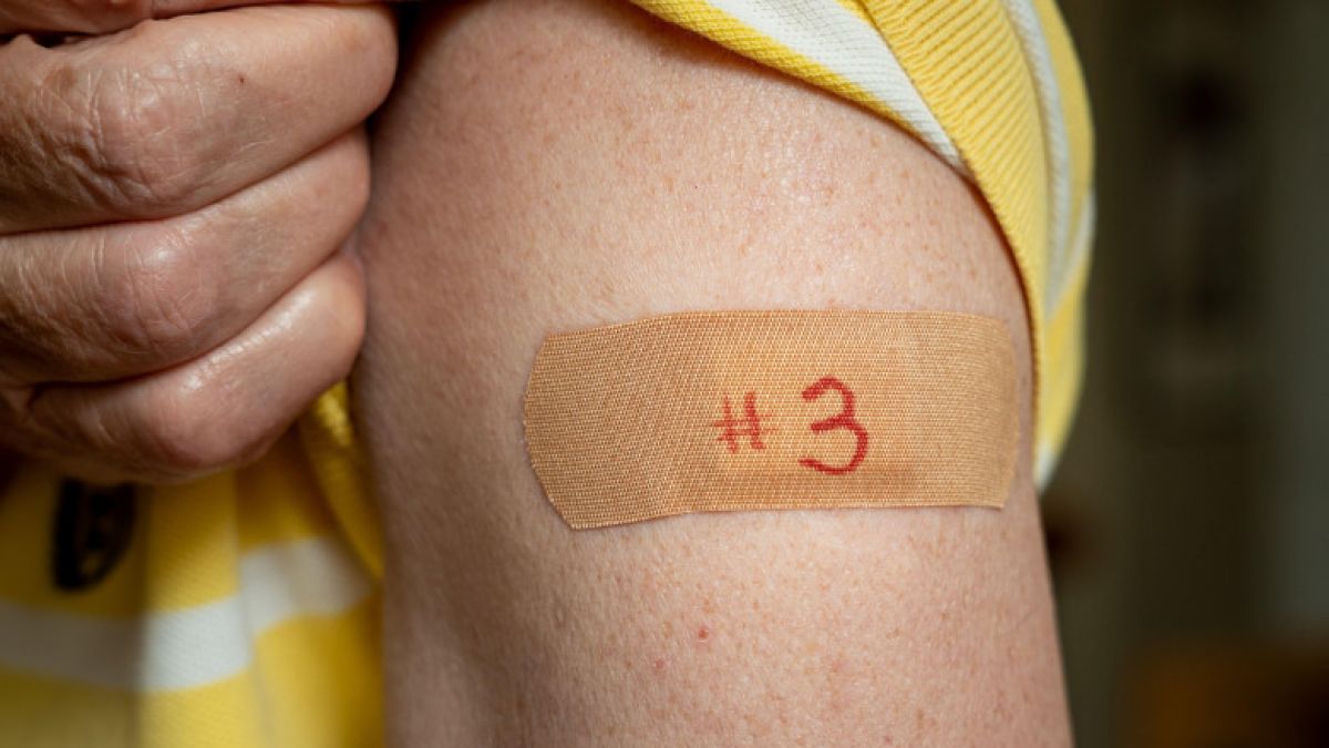 România a depășit pragul de 1 milion de persoane vaccinate cu doza a treia