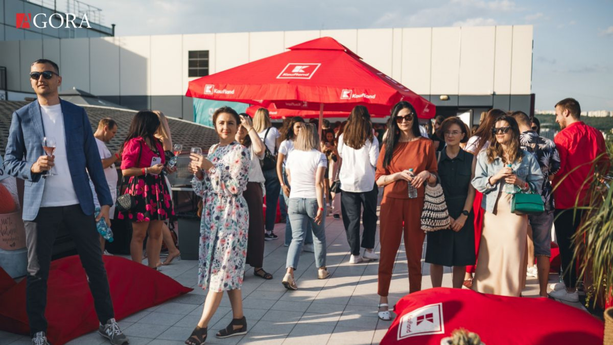#ROOFOFFLINE: Nebătătorite sunt cărările care duc spre acoperișuri noi. Dar abonații AGORA au un cod secret și preț promo