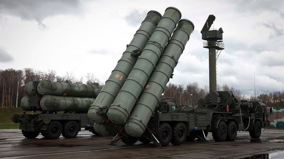 Rusia efectuează exerciţii antiaeriene în Crimeea