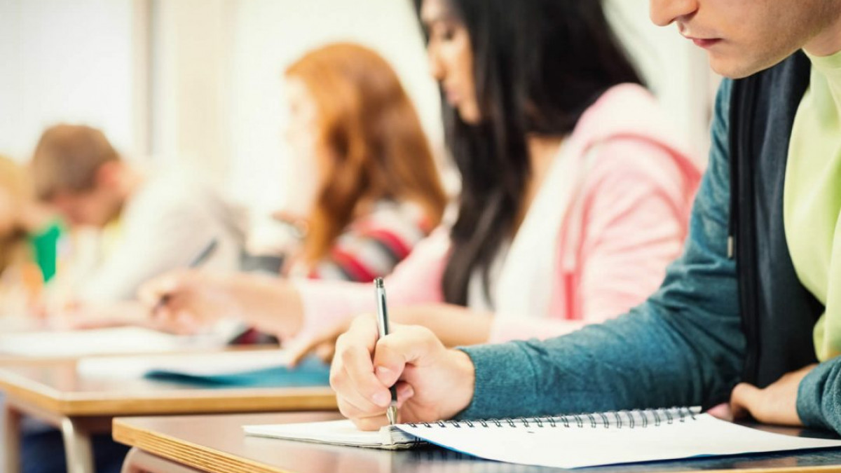 Rusia vrea să treacă la un sistem de educație „de interes național”. Cum vor fi afectați studenții