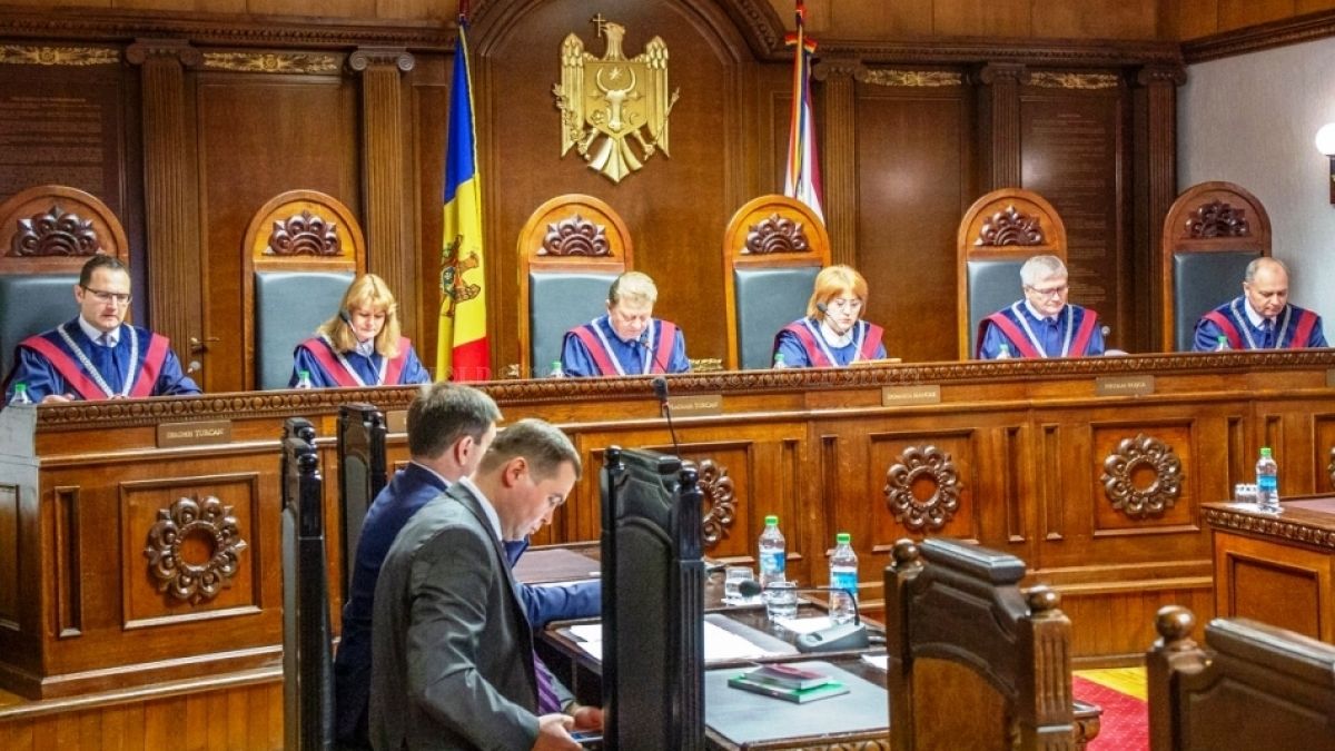 Salariul brut al judecătorilor Curții Constituționale a fost aproape dublat. Stamate: „CC e fundamentul apărării democrației”