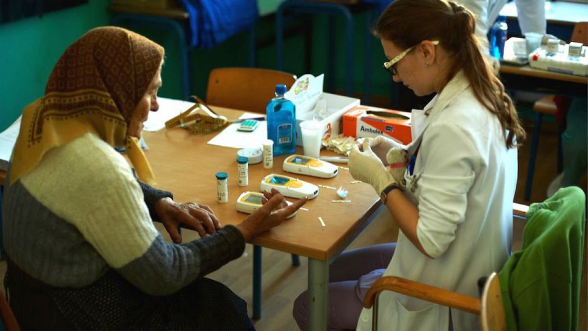 Salariul medicilor nu va mai include vechimea muncii și categoria specializării, din 2016