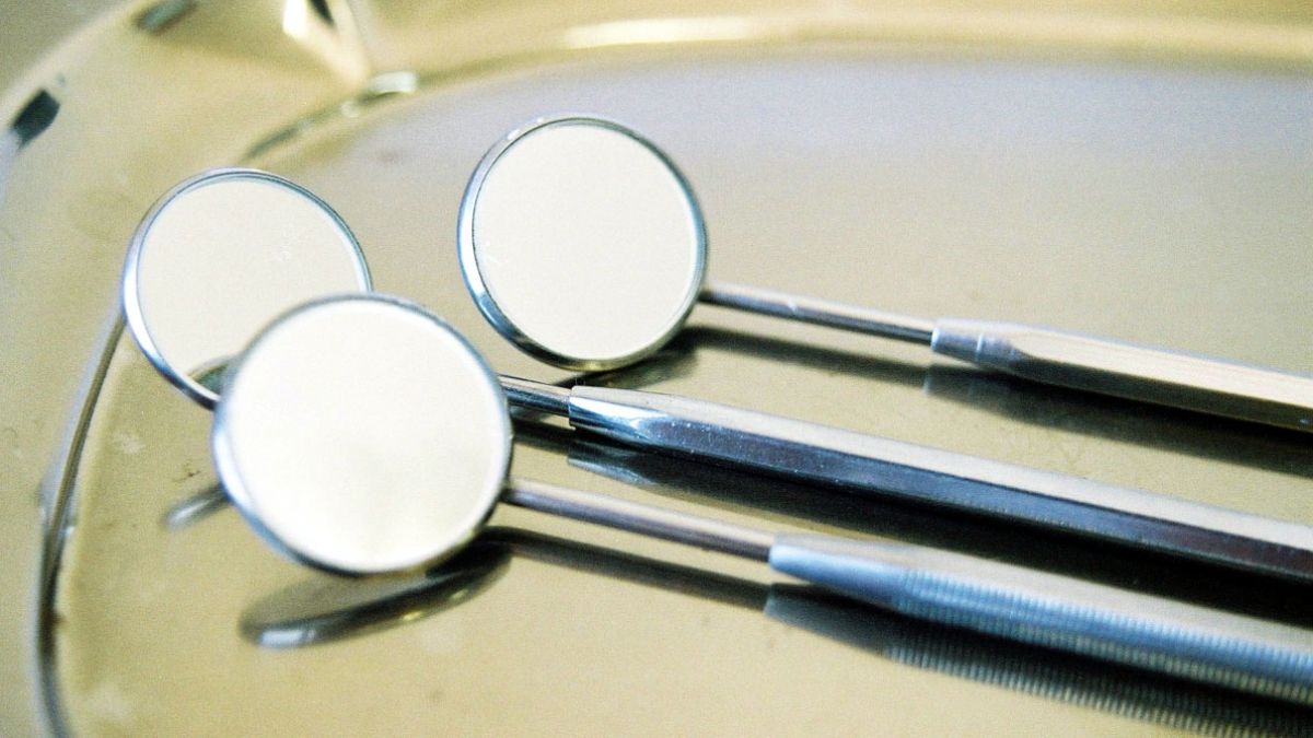 Salvează-ți zâmbetul cu ajutorul chirurgiei dentare moderne