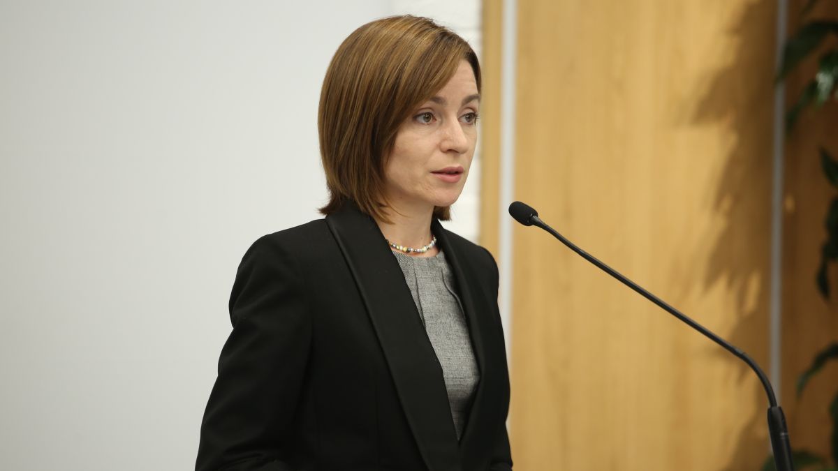 Sandu nu a acceptat actul de demisie a miniștrilor Dumbrăveanu, Pușcuța și Usatîi. Expert în drept constituțional: „Refuzul de a apărea la serviciu este o încălcare a jurământului” (DOC)