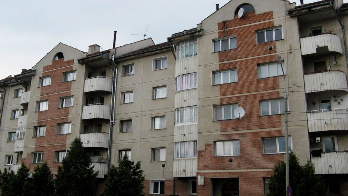 Șapte moldoveni vor primi bani de la stat ca să-și cumpere case de locuit. Vezi pentru ce merite