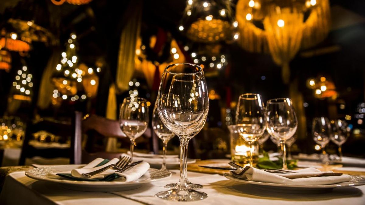 Scandal în Franța, după un reportaj din câteva restaurante clandestine. Până la 490 de euro pentru un meniu (VIDEO)
