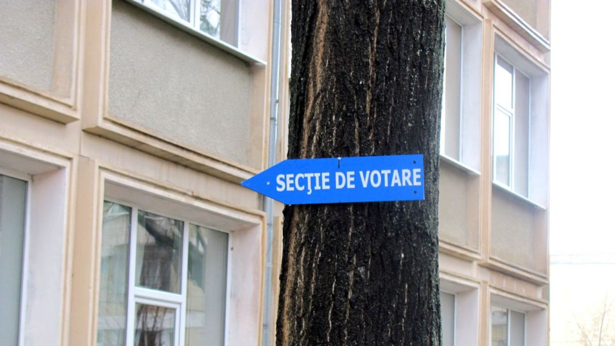 Scandal la o secție de votare. Doi candidați la funcția de primar s-au luat la bătaie