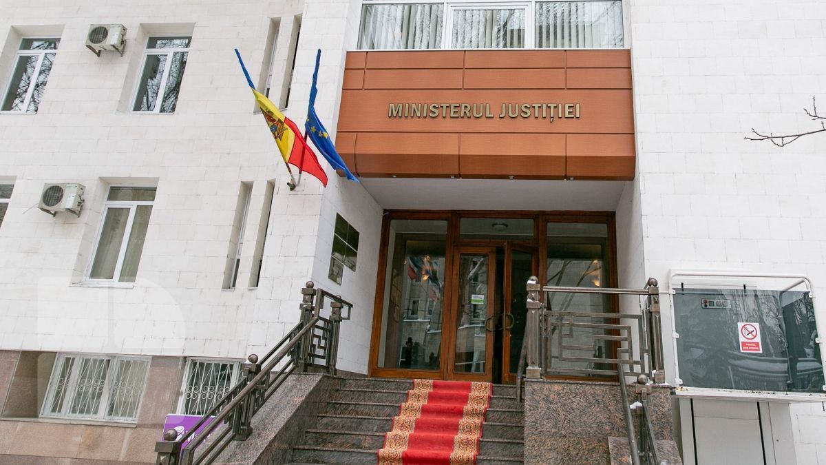 Schimbări de cadre la Ministerul Justiției. Au fost numiți doi secretari de stat