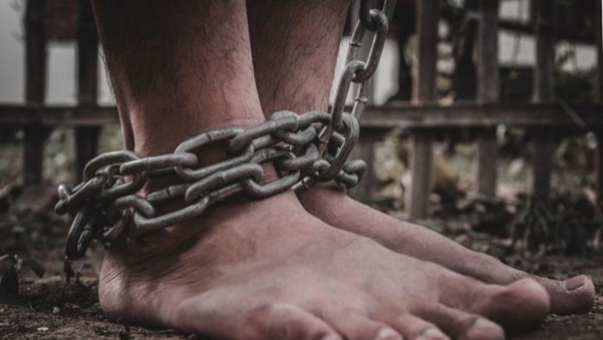 Sclavia modernă, prezentă în Marea Britanie. Câte cazuri au fost semnalate la linia telefonică împotriva sclaviei