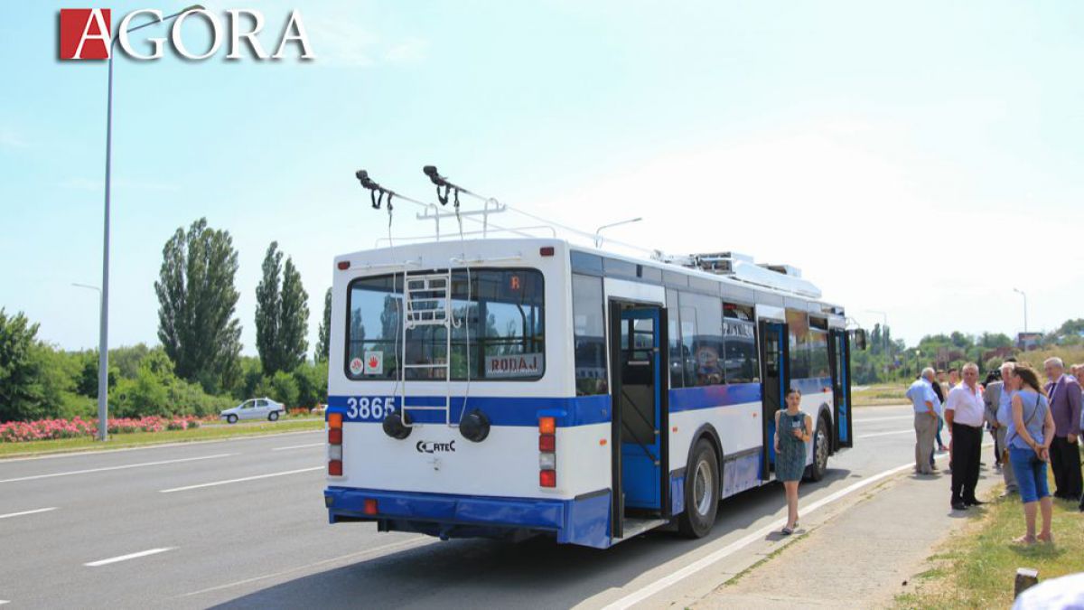 Se caută cea mai potrivită rută a troleibuzelor fără fir. Una dintre opțiuni - drumul spre Aeroport