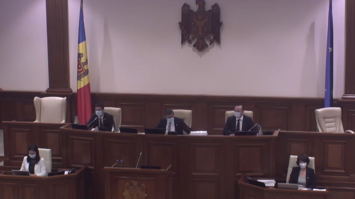 Se pune pe ordinea de zi a ședinței parlamentare un proiect de lege fără raportul comisie de fond? Grosu: „Cine a elaborat acest Regulament?”(FOCUS)