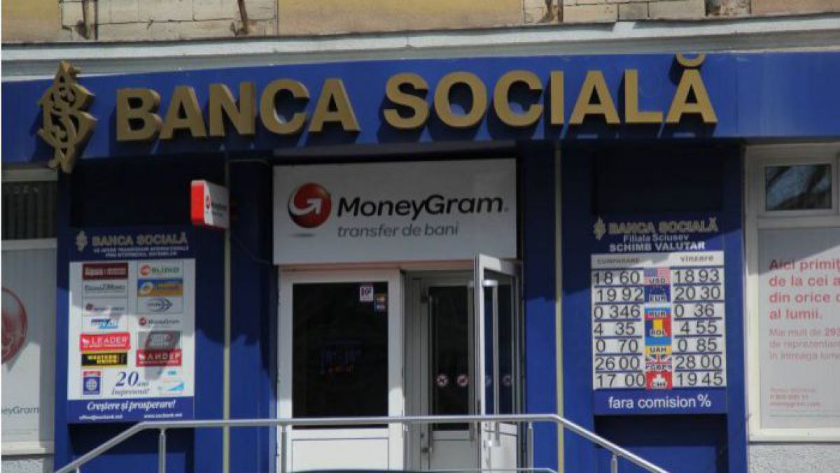 Ședința de judecată în cazul fraudei de la Banca Socială, „pusă pe pauză” până în iulie. Judecătorul e în vacanță, iar inculpatul e bolnav