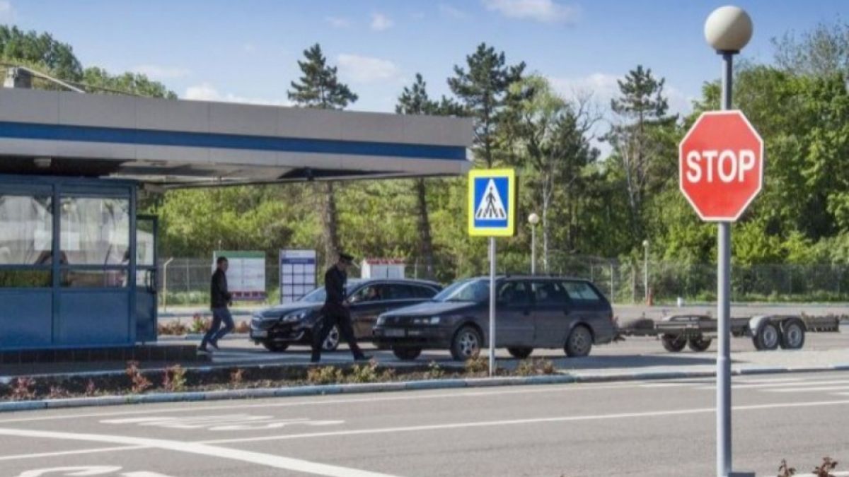 Șeful postului vamal Otaci și alți trei angajați - suspendați, după cauza penală pornită de Procuratură