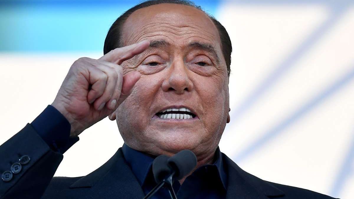 Silvio Berlusconi, internat din nou în spital. Nu şi-a revenit complet nici la opt luni după ce a fost diagnosticat cu COVID-19