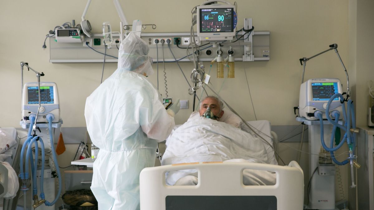 Sistemul de sănătate a mai pierdut un medic: Infectat cu COVID-19, s-a stins din viață un anesteziolog-reanimatolog de la Spitalul „Sfânta Treime” 