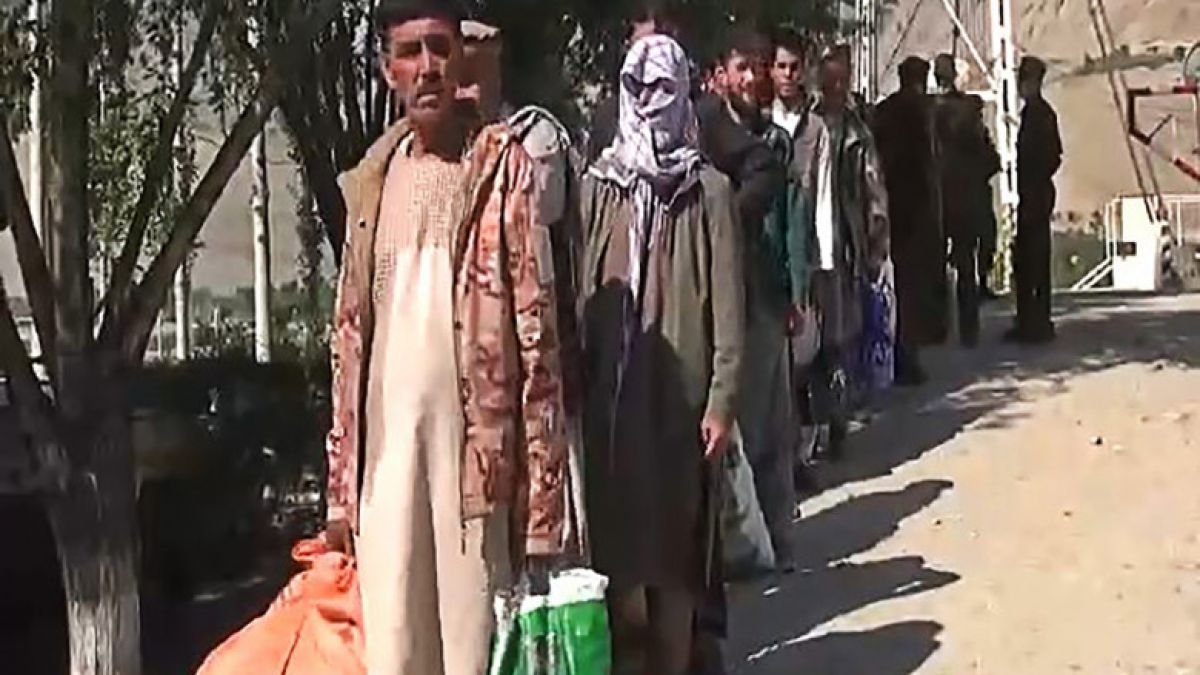 Situația din Afganistan se deteriorează pe fondul retragerii trupelor SUA. Tadjikistanul se declară pregătit să preia 100 de mii de refugiați afgani