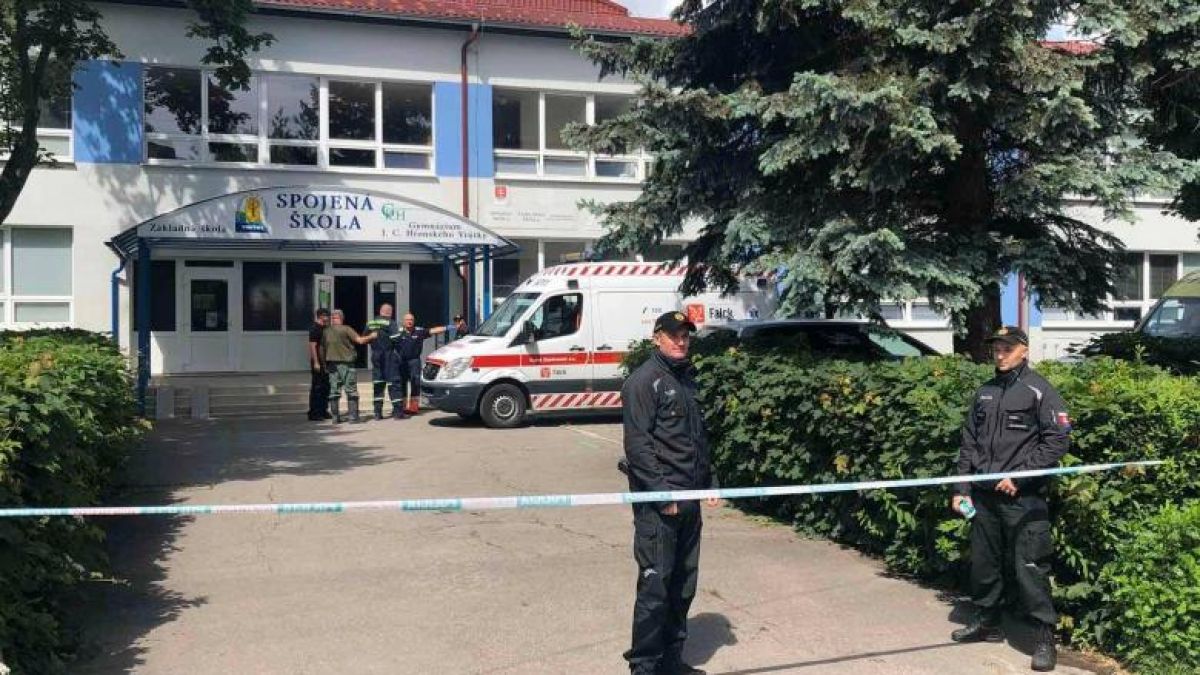 Slovacia: Un bărbat a mers la școală unde a învățat, a înjunghiat cinci persoane, inclusiv copii, și l-a ucis pe directorul adjunct