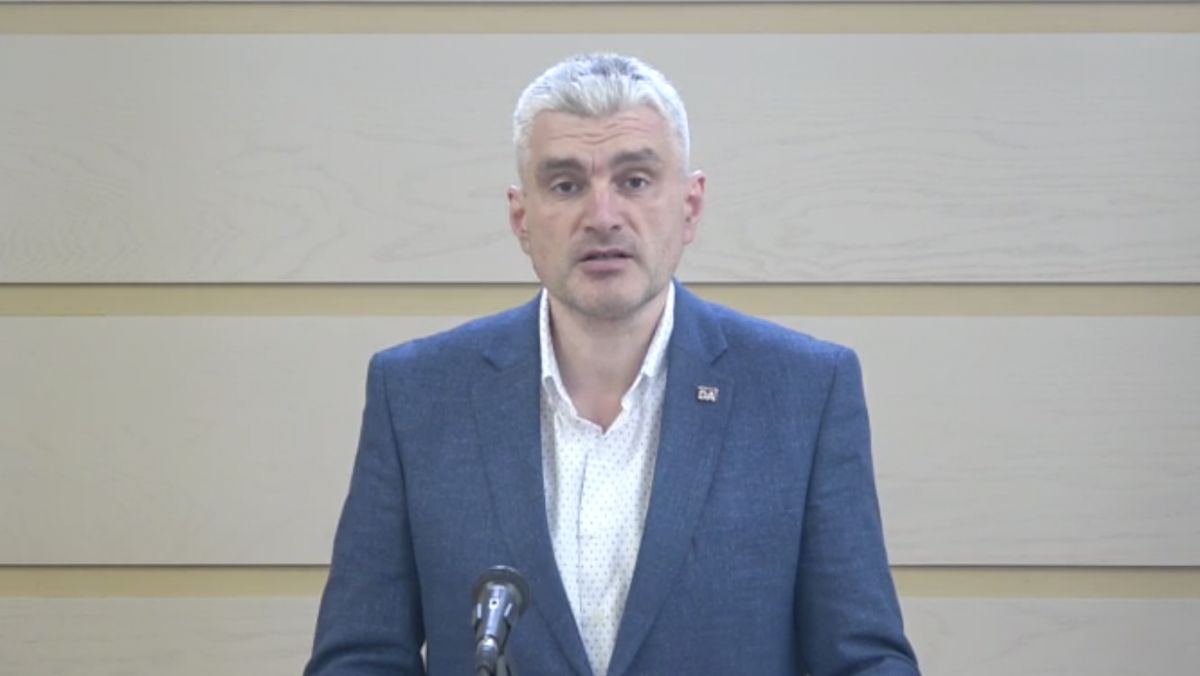 Slusari, despre neparticiparea socialiștilor la ședințele comisiilor parlamentare: „Se va anunța propunerea să nu avem ședința Parlamentului mâine și poimâine”