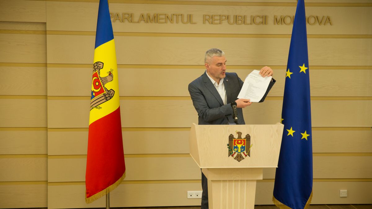 Slusari insistă că MADRM ar fi tergiversat acordarea unui credit din Japonia. „Nu cunosc limba japoneză, dar iată o scrisoare în engleză”