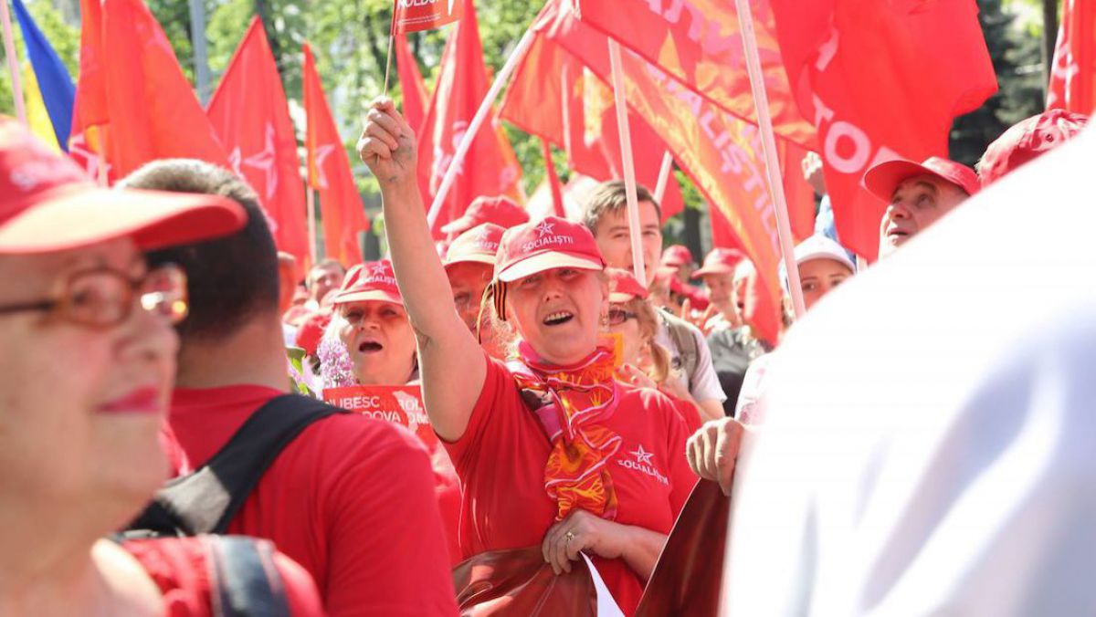 Socialiștii insistă pe limba moldovenească și statutul special al limbii ruse