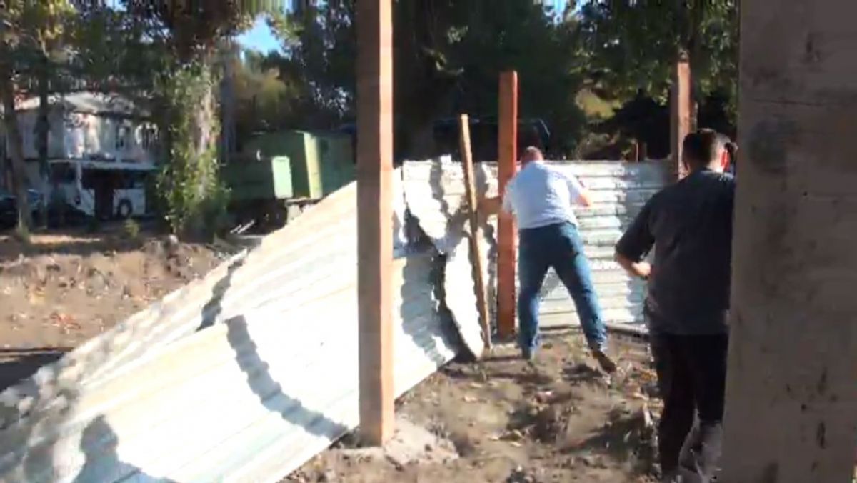 Socialiștii protestează contra reluării construcției de lângă „Codreanca”
