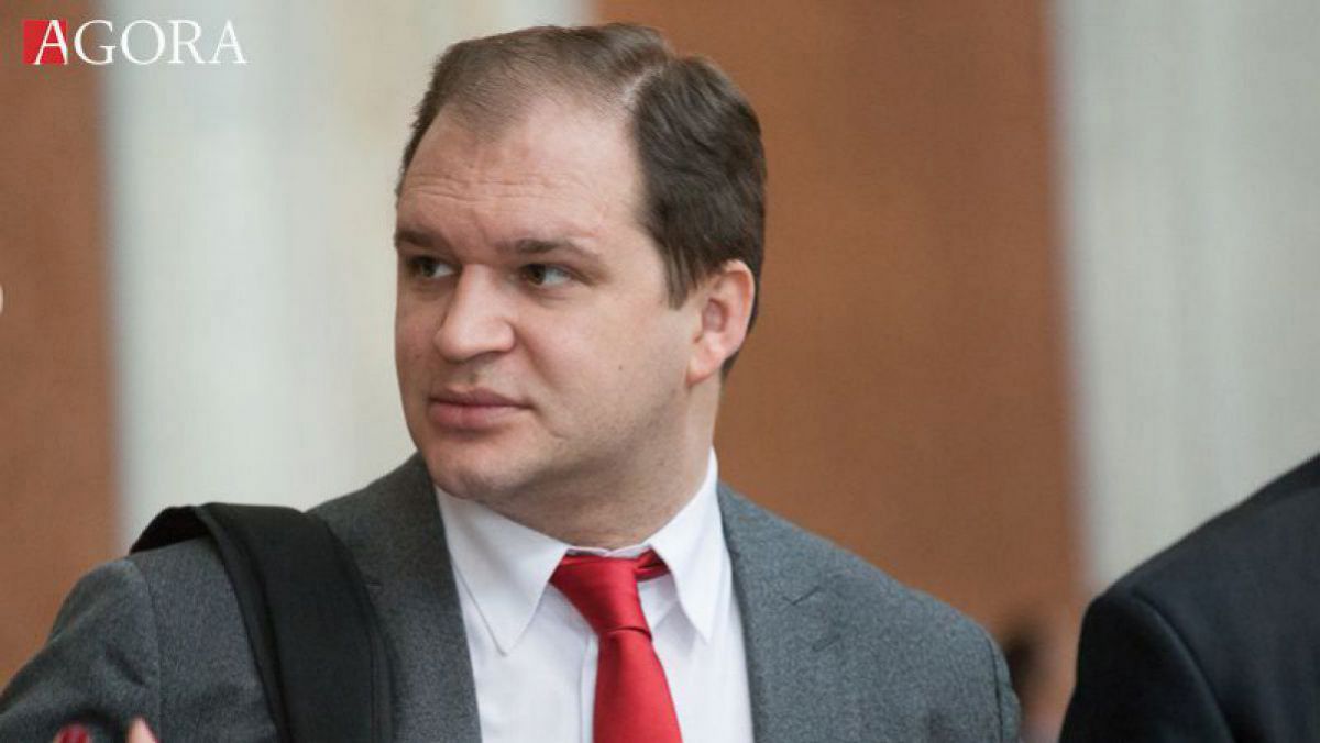 Socialistul Ion Ceban se deplasează cu o mașină românească. Nu are însă permis de conducere