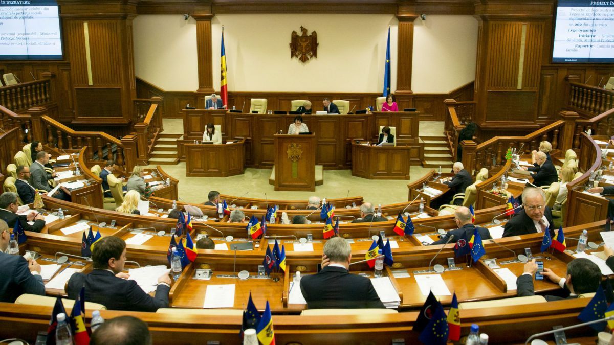 Sondaj IRI: Ce partide ar accede în viitorul Parlament, dacă duminica viitoare ar avea loc alegeri (GRAFIC)