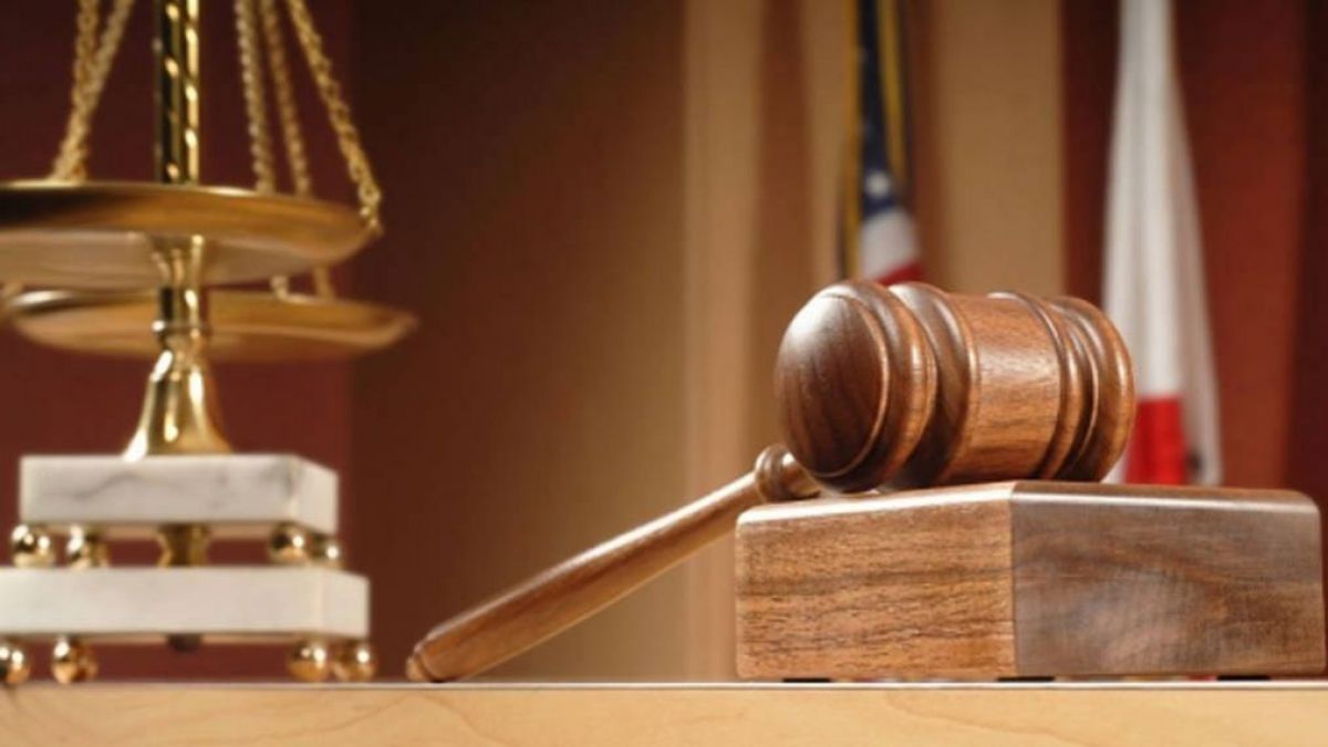 Spălătoria rusească: 12 judecători și 3 executori judecătorești rămân în arest pentru 30 de zile