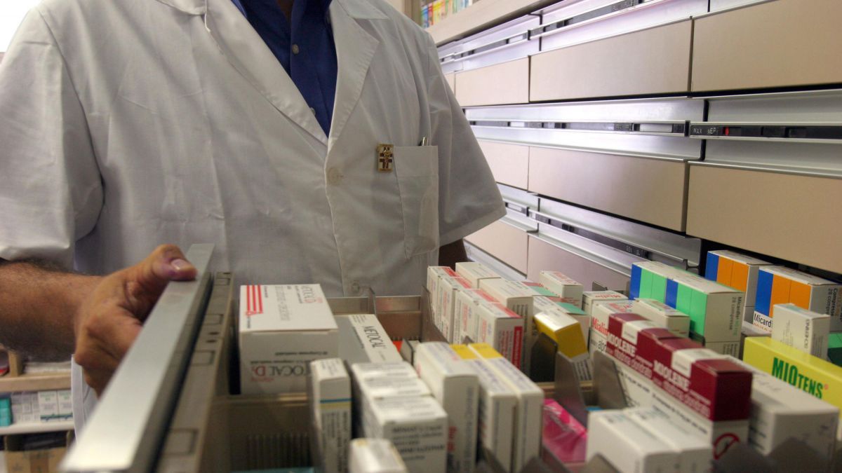 Spitale, școli, piețe, farmacii și frizerii sancționate de autorități pentru că nu respectă normele epidemiologice