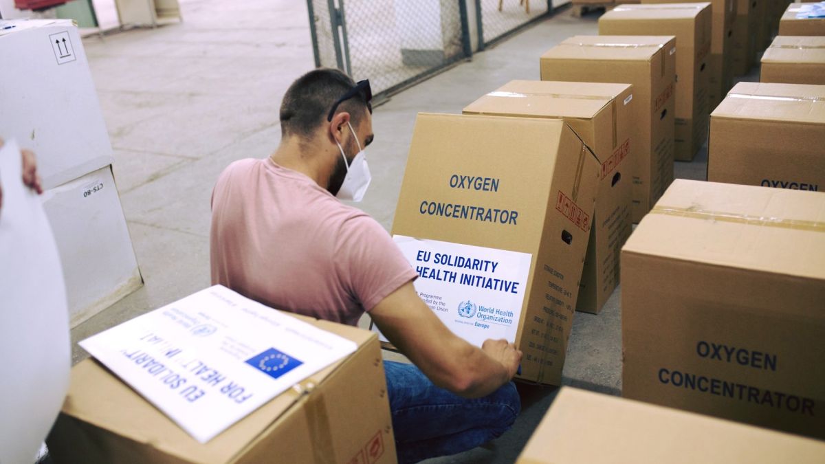 Spitalele din țară s-au ales cu 300 concentratoare de oxigen, livrate de UE și OMS