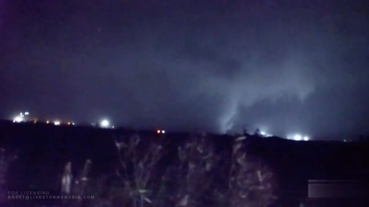 Stare de urgență în mai multe state din SUA, după o serie de tornade devastatoare. Sunt victime