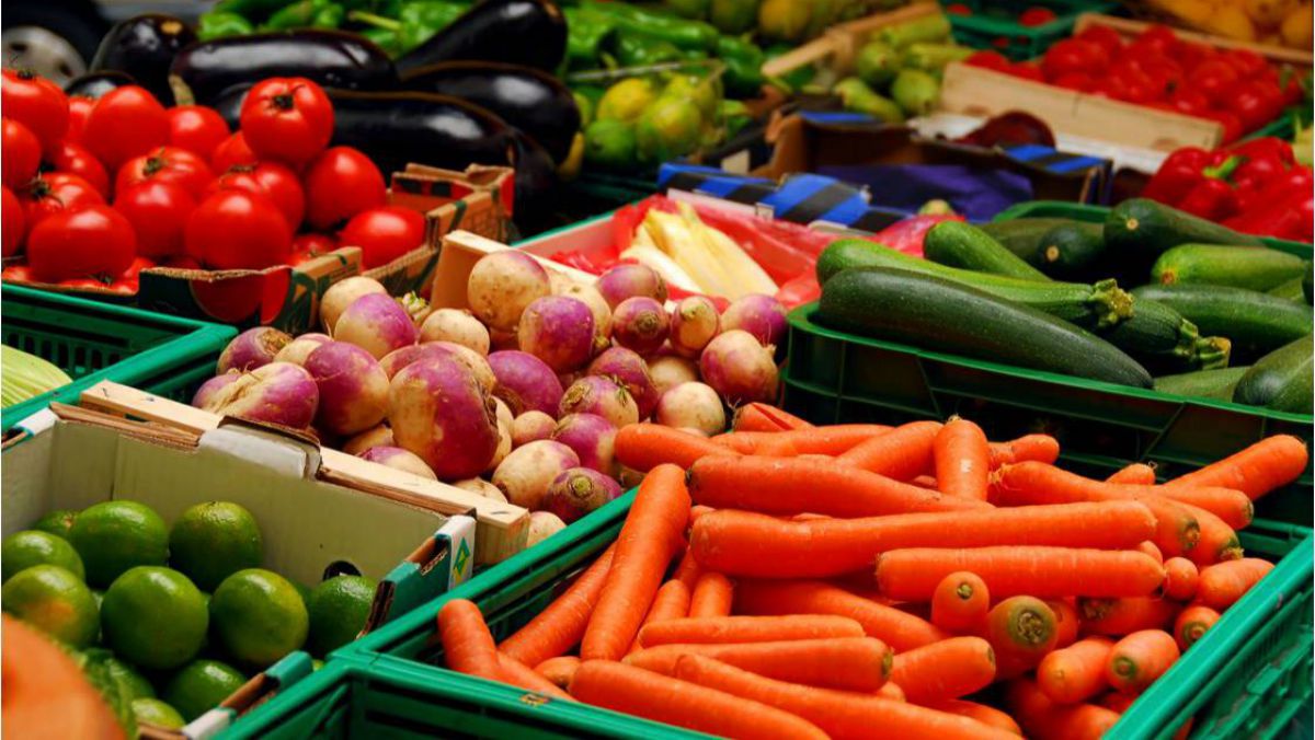 Statul ne otrăvește nu doar cu carne, ci și cu legume. Au nitrați, dar sunt numite inofensive