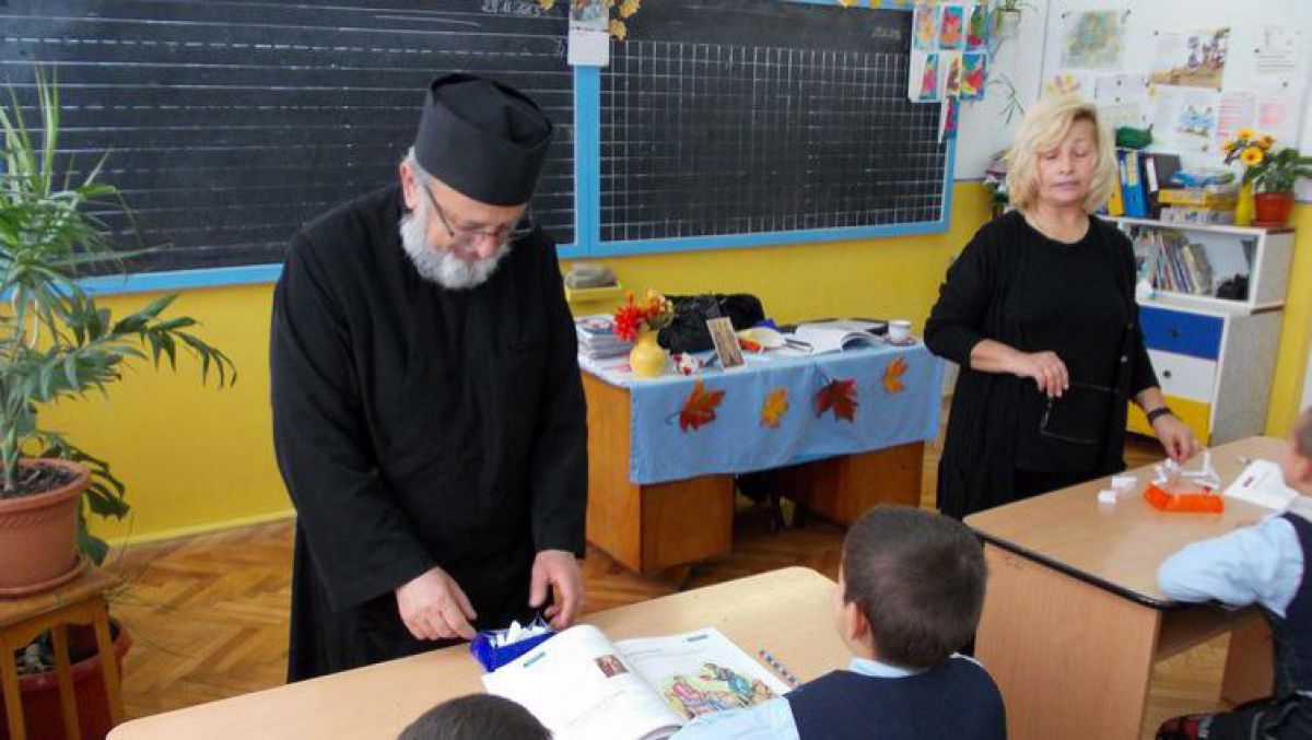 Studiu: 74% dintre cetățenii RM susțin predarea religiei în școli
