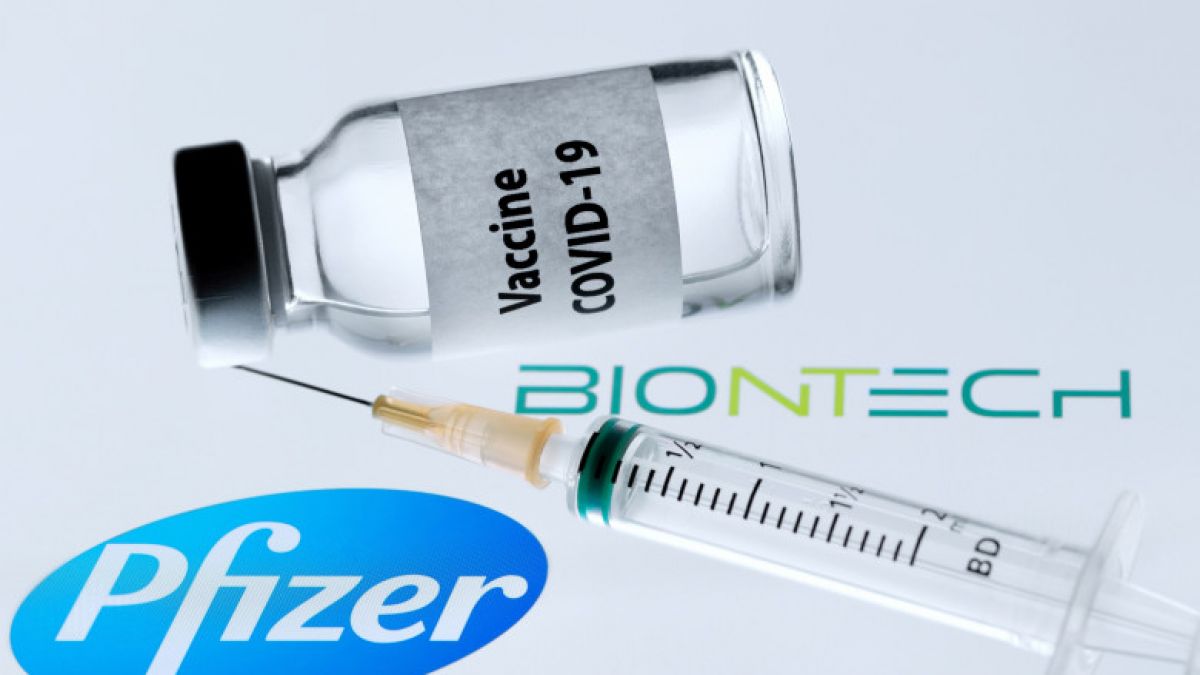 Studiu: A treia doză de vaccin Pfizer are o eficiență de 95,6% împotriva formelor simptomatice ale bolii
