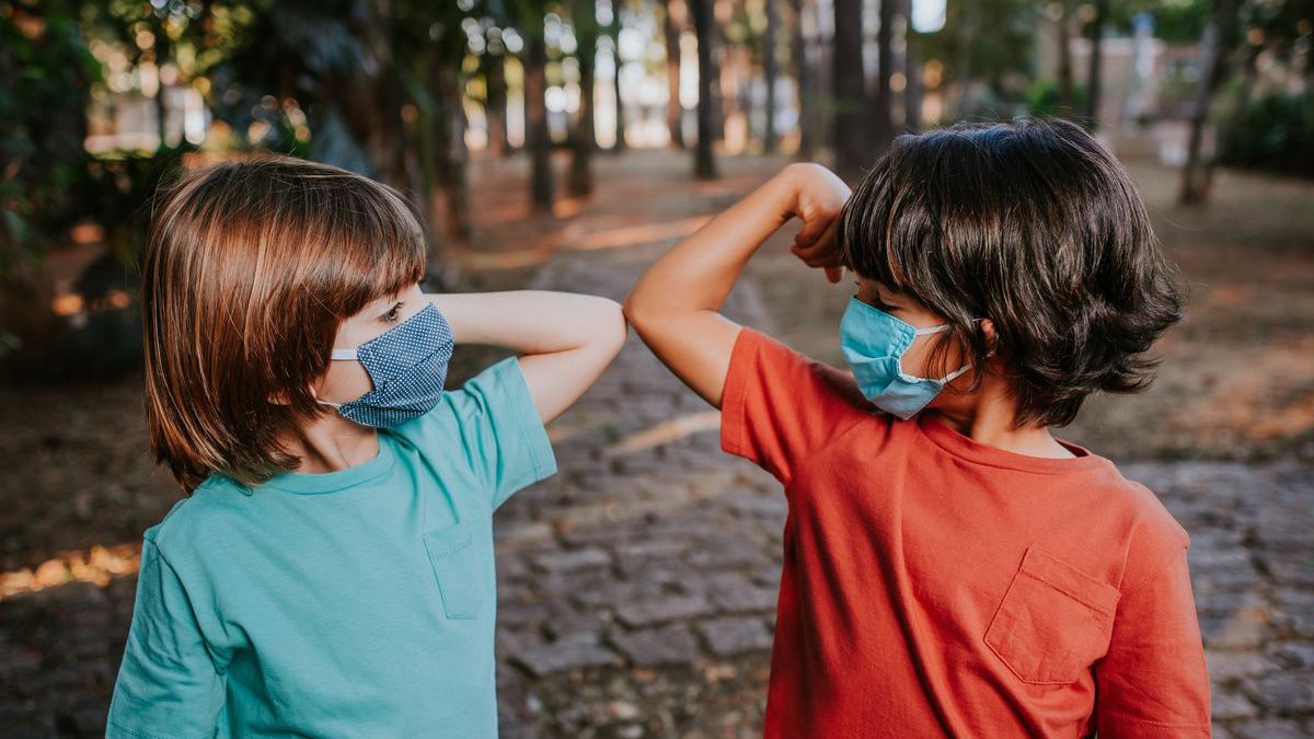 Studiu: Copiii pot avea în acelaşi timp atât anticorpi, cât şi coronavirus