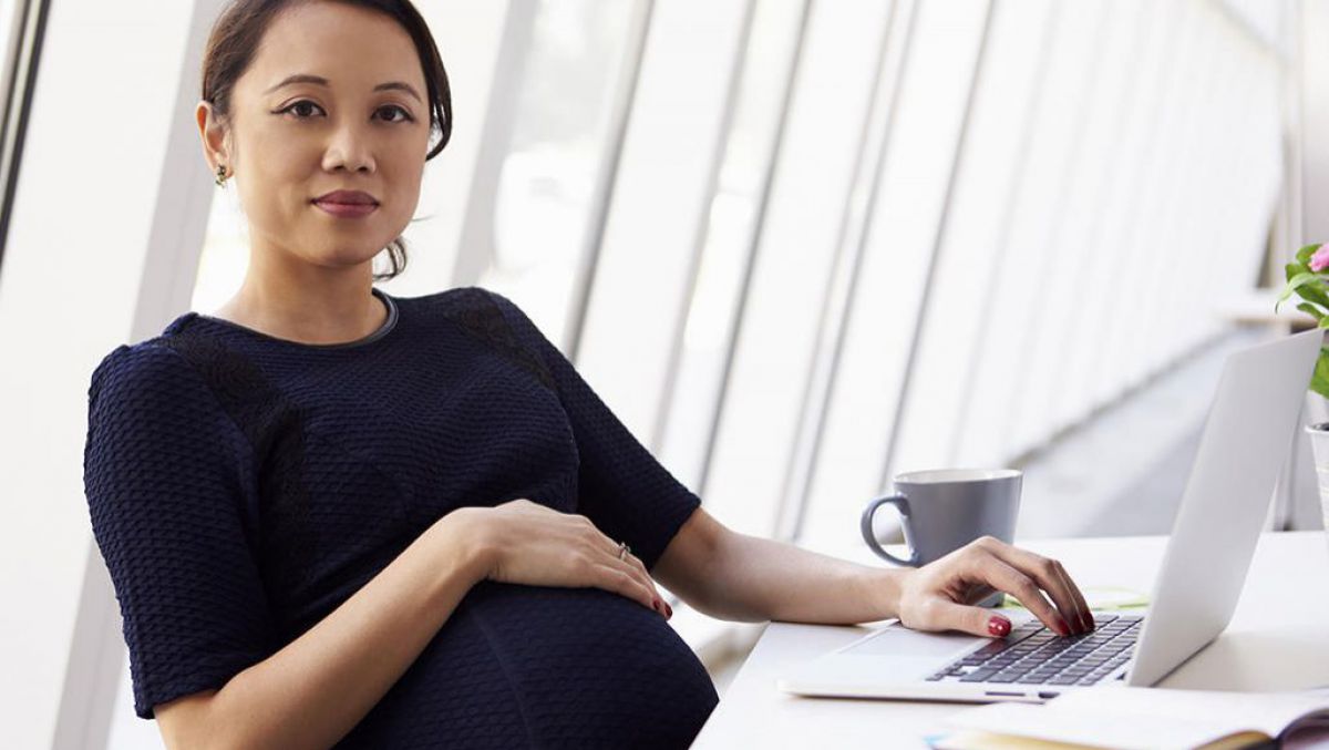 Studiu! Femeile care lucrează în ture de noapte și ridică greutăți își pun în pericol fertilitatea