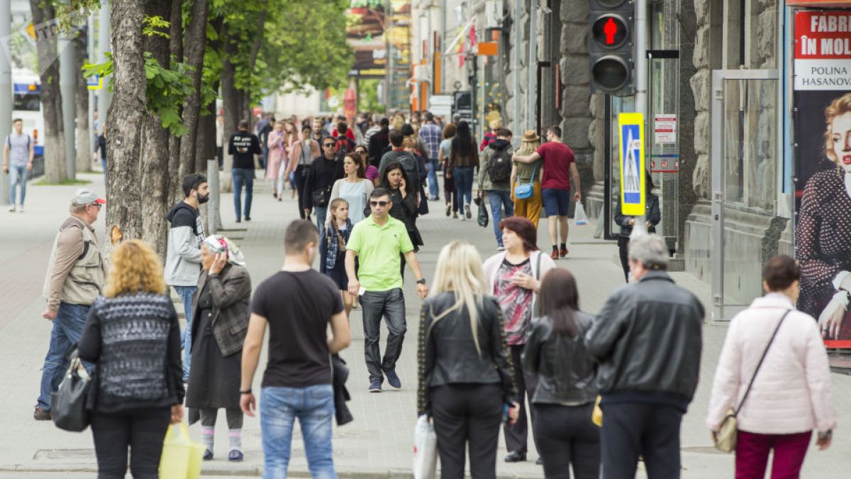 Studiu: Peste 500.000 de moldoveni vor ieși din case de sărbătorile Pascale