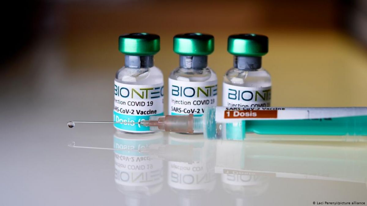 SUA autorizează vaccinul Pfizer-BioNTech împotriva COVID. De când va începe administrarea