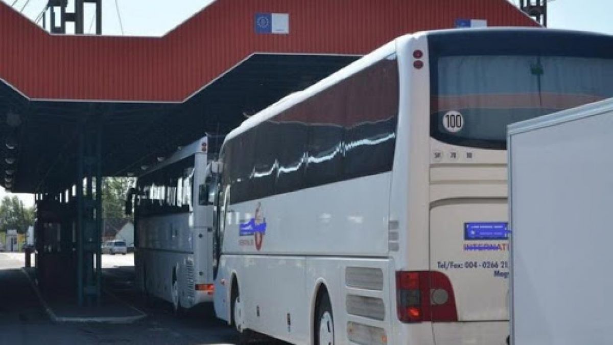 Sute de moldoveni, blocați la frontierele mai multor țări. Autoritățile îndeamnă diaspora să nu pornească la drum