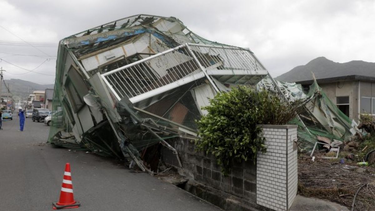 După Japonia, taifunul Haishen a ajuns și în Coreea de Sud, făcând prăpăd. Mii de sud-coreeni, evacuaţi din calea furtunii (VIDEO)