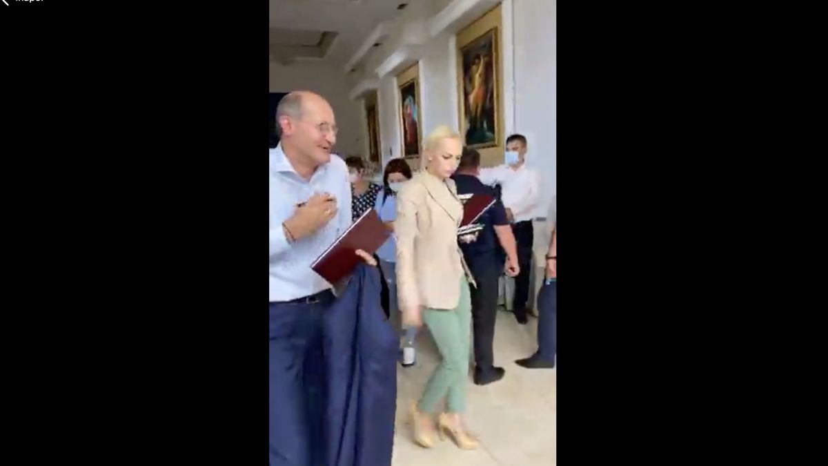 Tauber a venit la întâlnirea lui Perju cu agricultorii din Orhei. „De ce nu am fost invitați și noi? Cerem transparență!” (VIDEO)