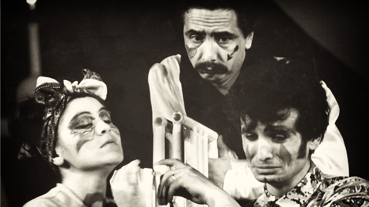 Două piese din arhiva de aur a Teatrului Satiricus vor fi scoase online, pentru publicul larg (FOTO)
