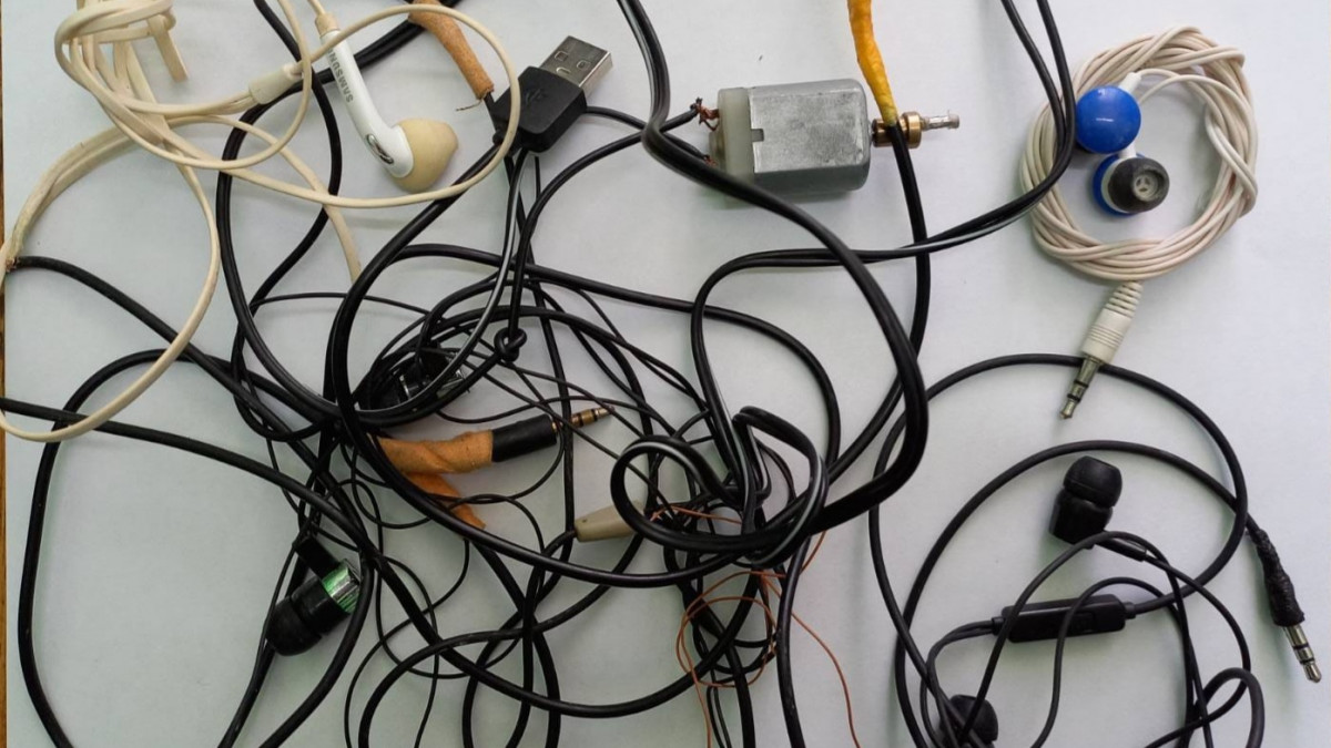 Telefoane mobile, surse de internet și obiecte tăioase: Rezultatul perchezițiilor în celulele de la Penitenciarul 1-Taraclia